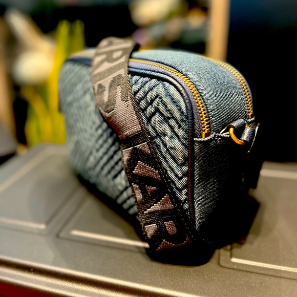 Karl Lagerfeld Paris maybelle Crossbody Camara Style Bag Denim New With Tags - Picture 3 of 6